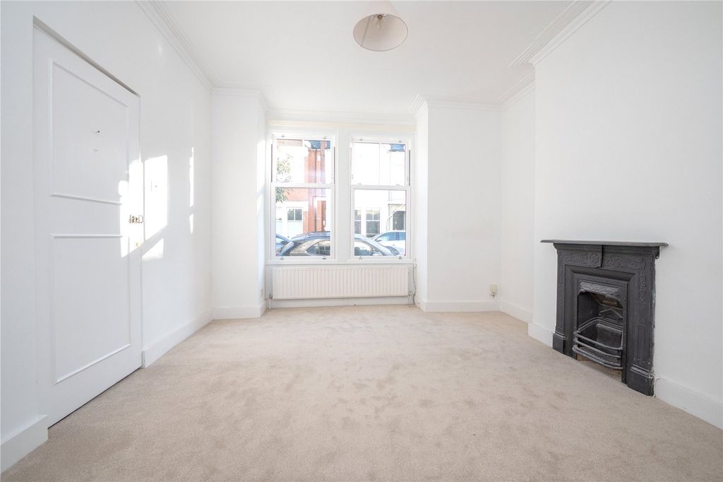 Property photo 2 of 11 Picture No. 27