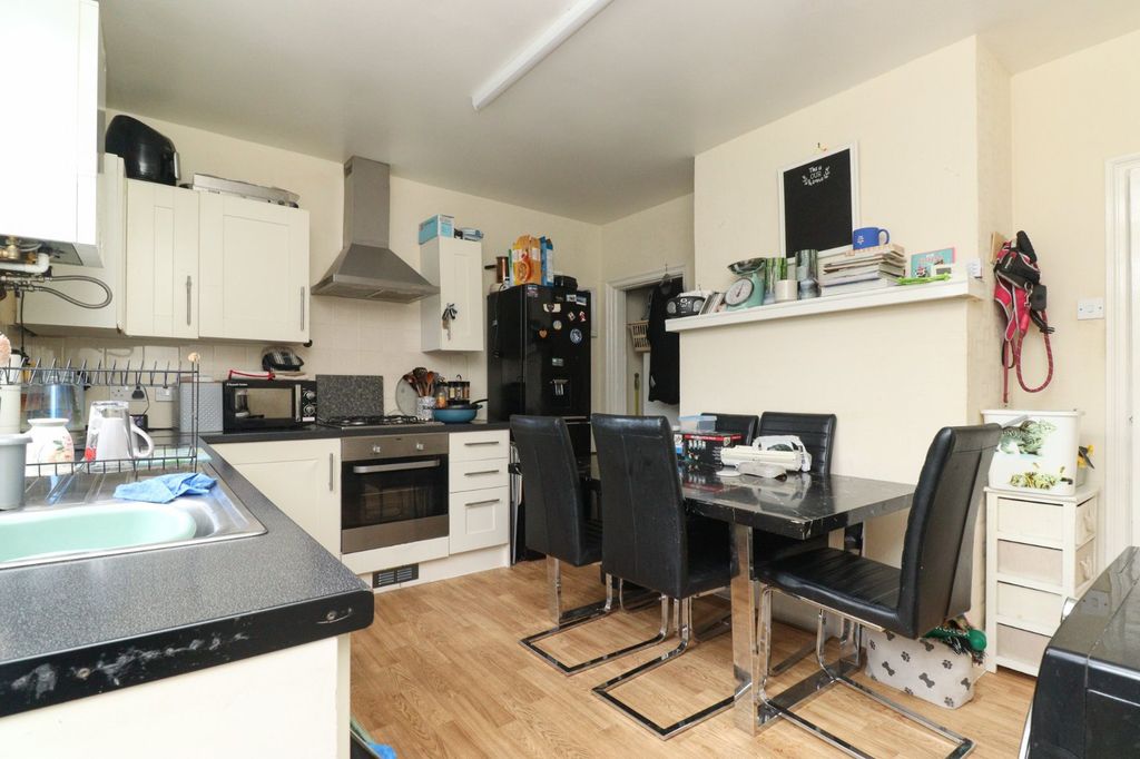 Property photo 3 of 9 Picture 3