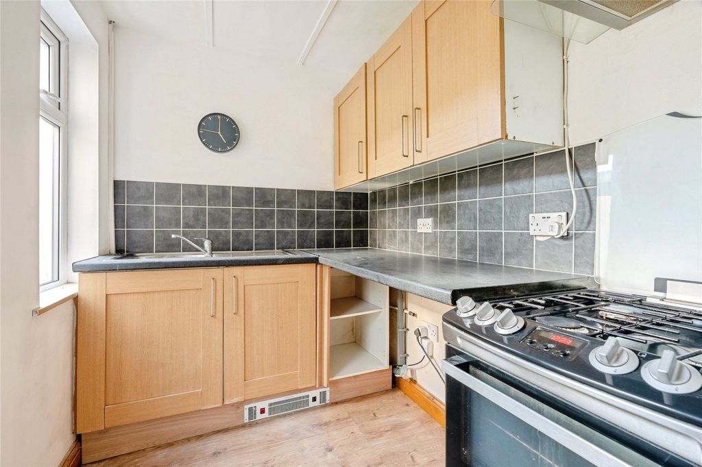 Property photo 3 of 12 Kitchen