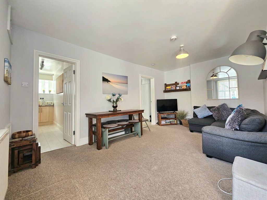 Property photo 2 of 6 Image