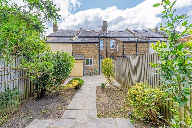 Property photo 3 of 14 Garden