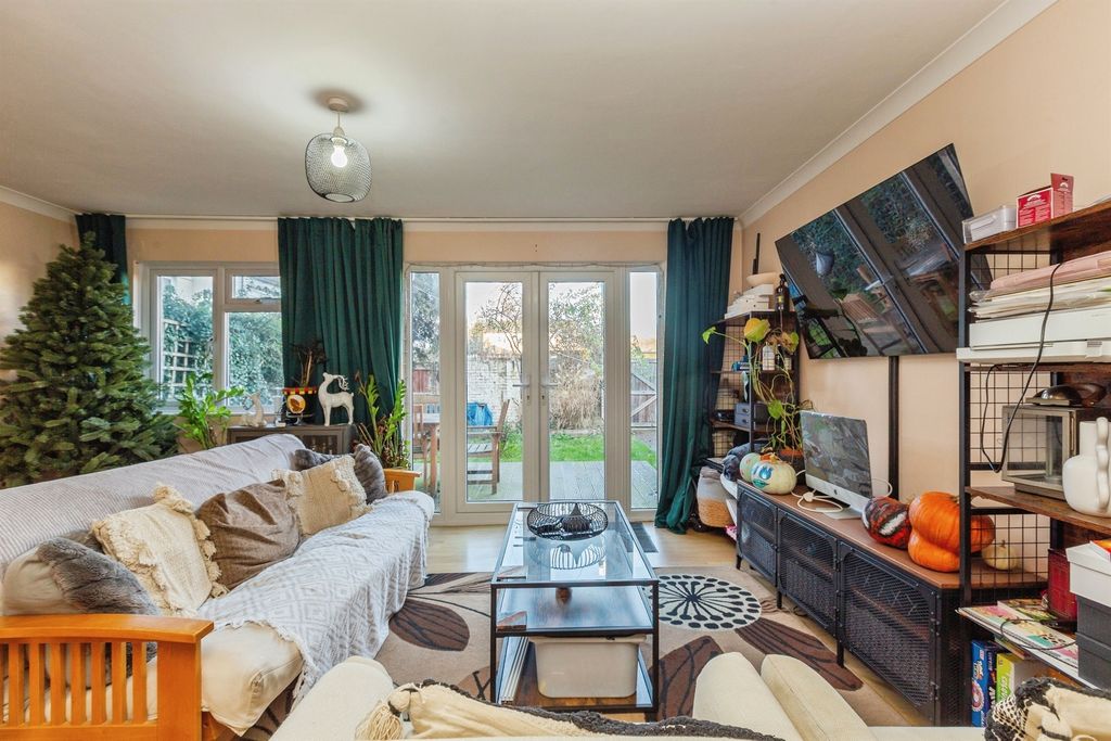 Property photo 2 of 16