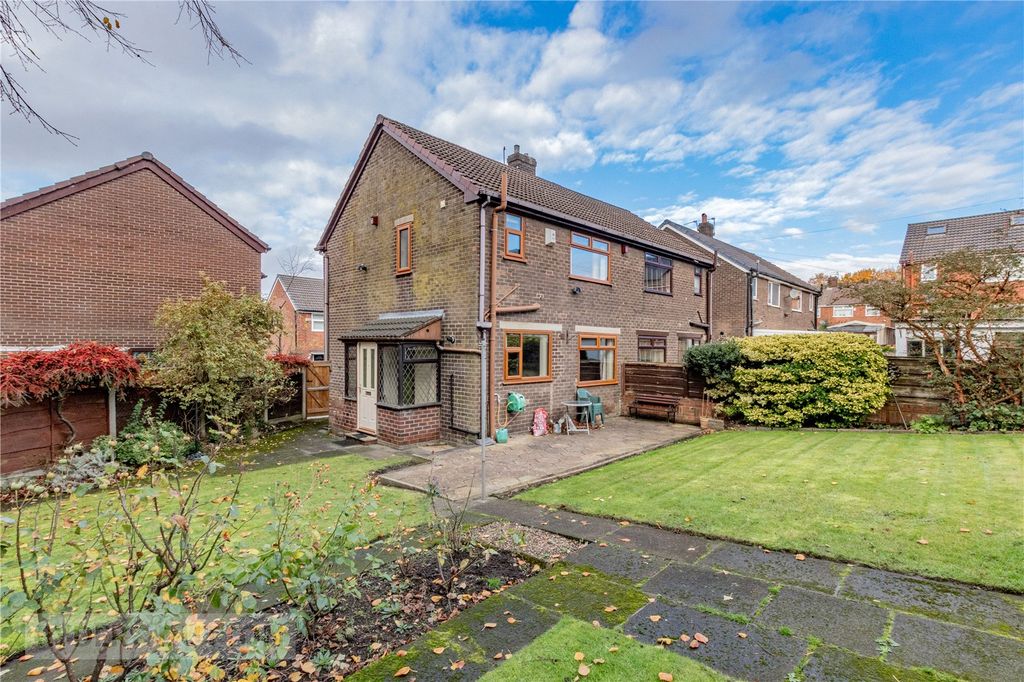 Property photo 2 of 17 Garden