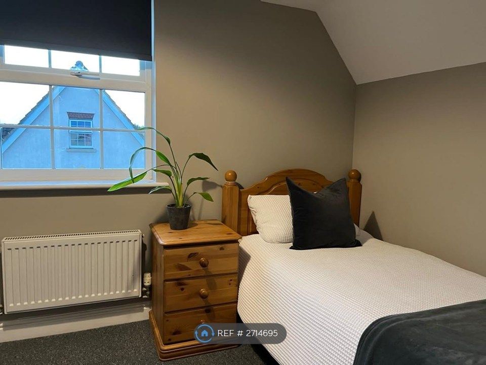 Property photo 2 of 11 Bedroom 2