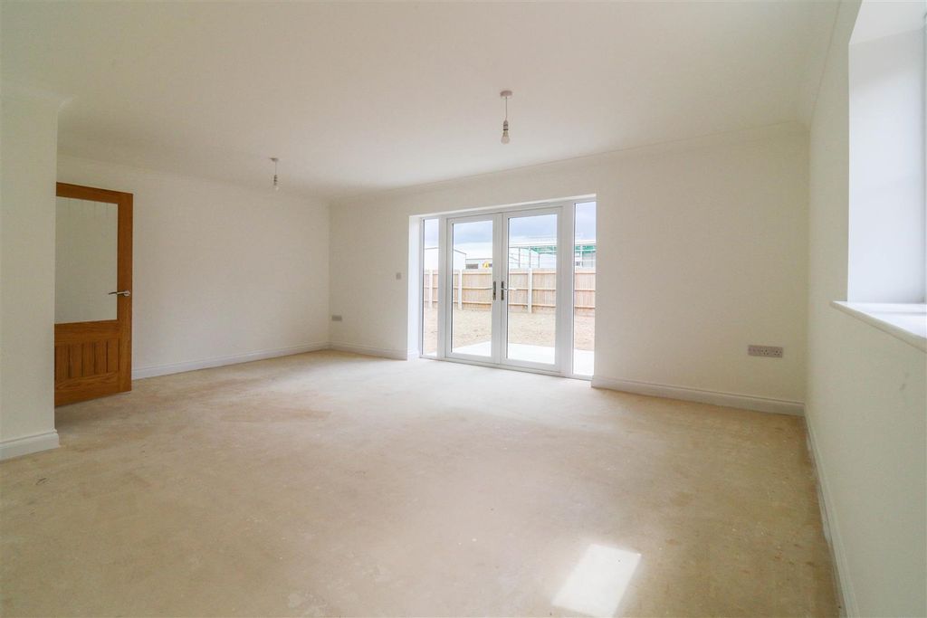 Property photo 3 of 15 1Z6A5266-1 Flip.Jpg