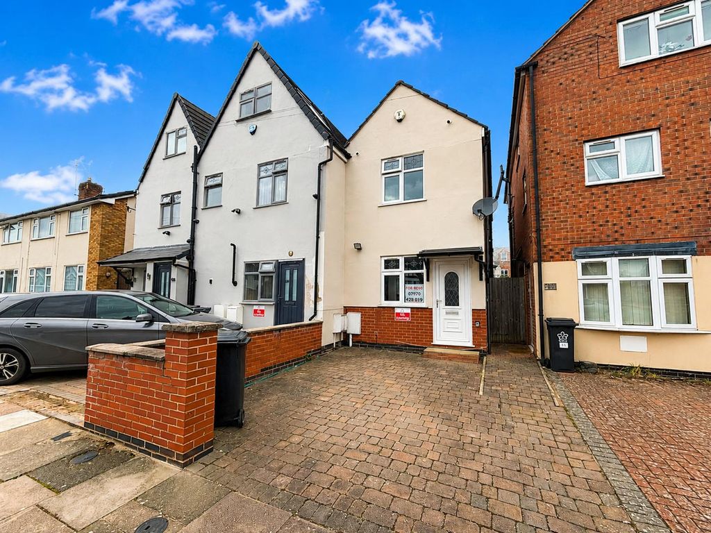 Property photo 1 of 13 d14c3F86-922F-48E9-96dc-75235c15925E
