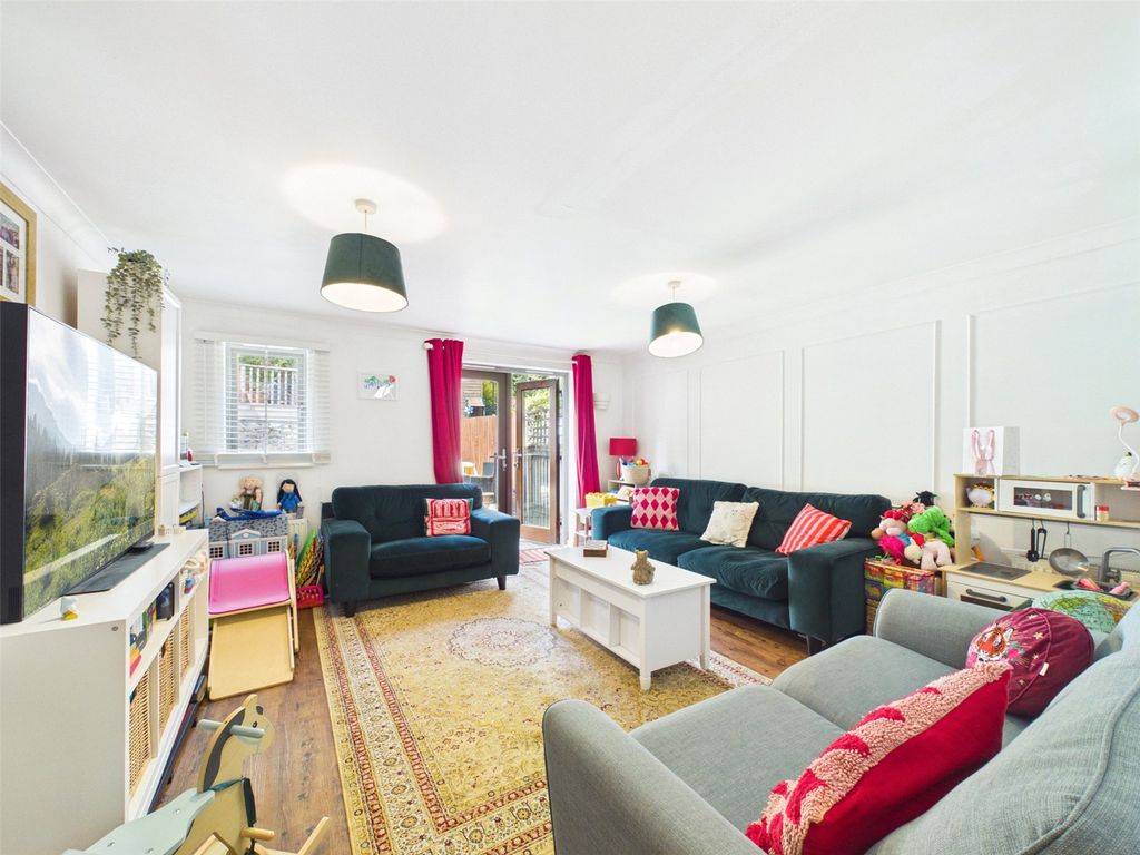 Property photo 2 of 13 Picture No. 04
