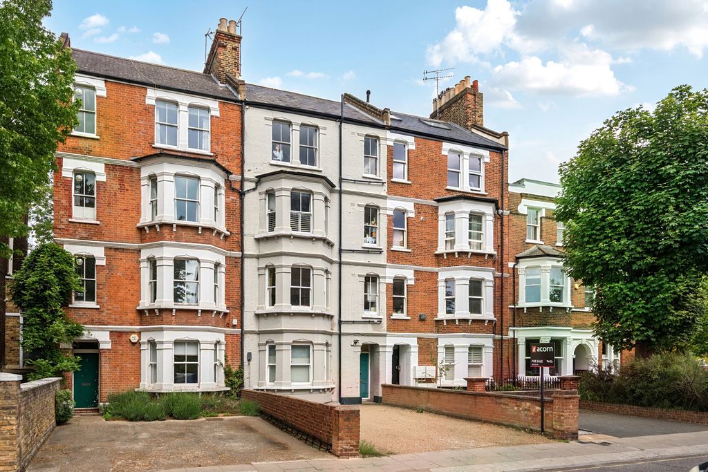 Property photo 2 of 18 1462722-1-6A07145...