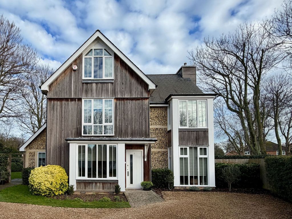 Property photo 2 of 37