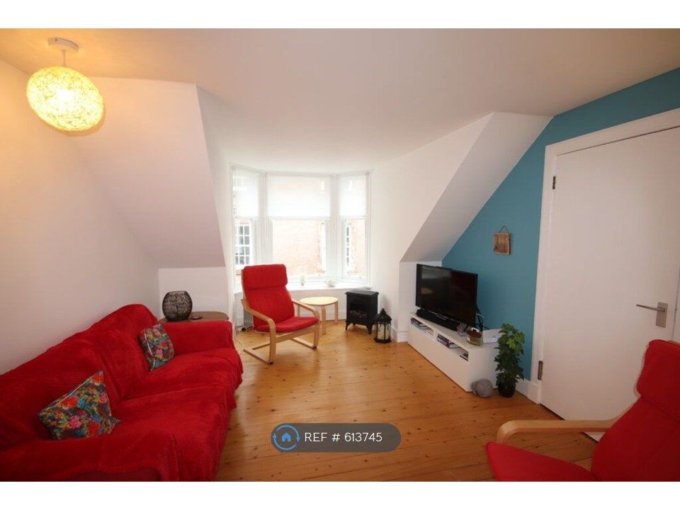 Property photo 2 of 12 Lounge