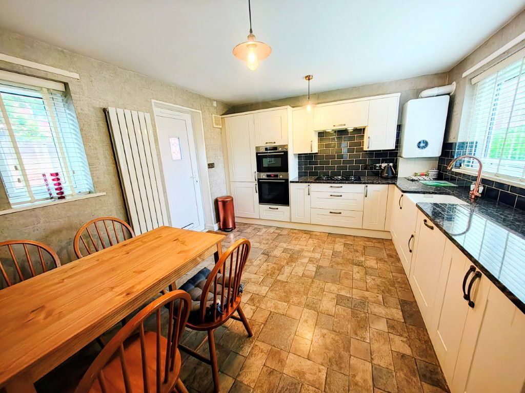 Property photo 2 of 13 Photo 9