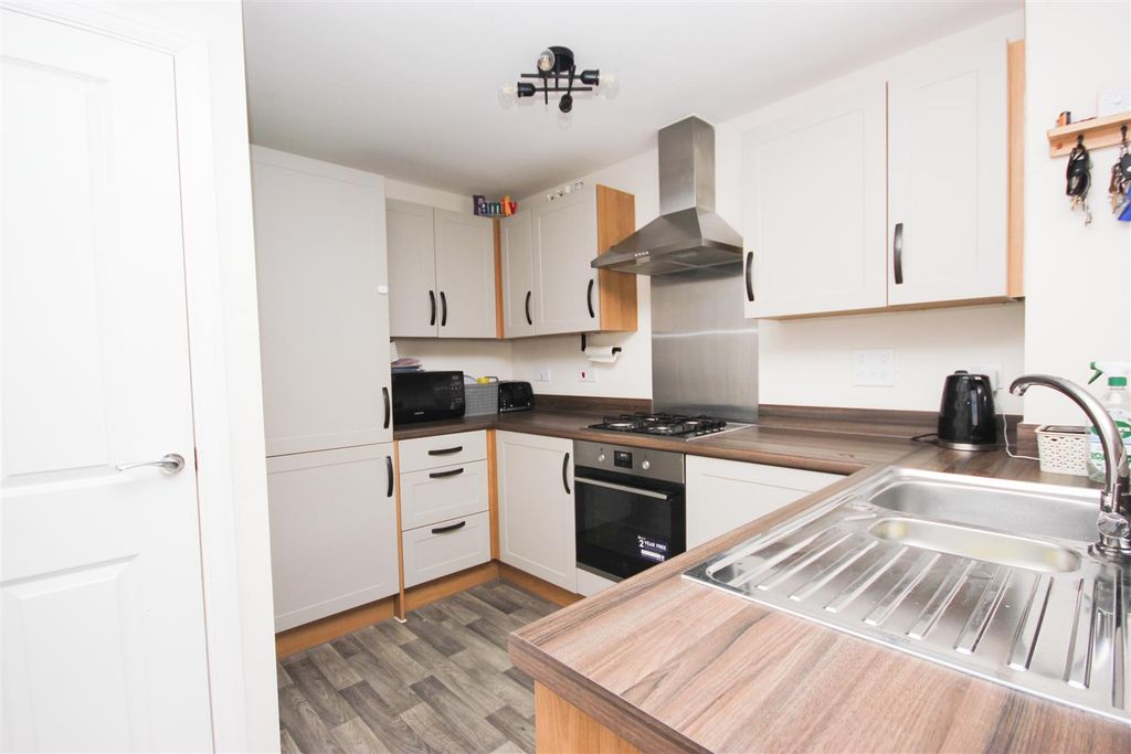 Property photo 2 of 15 Kitchen.Jpg