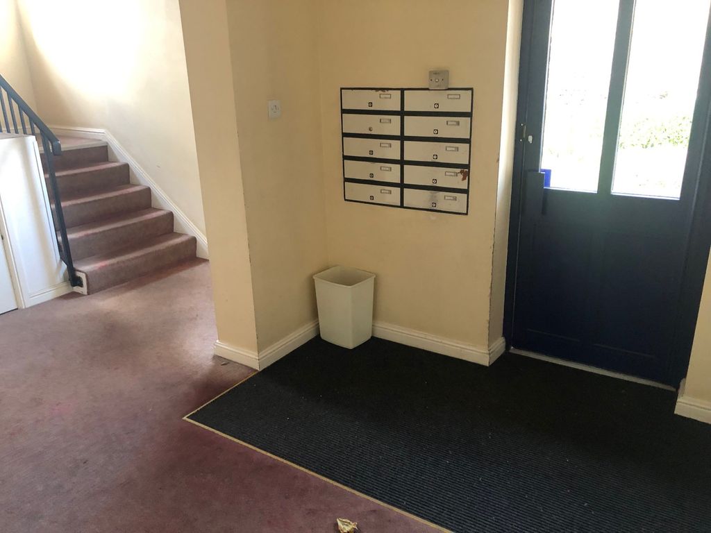 Property photo 2 of 21