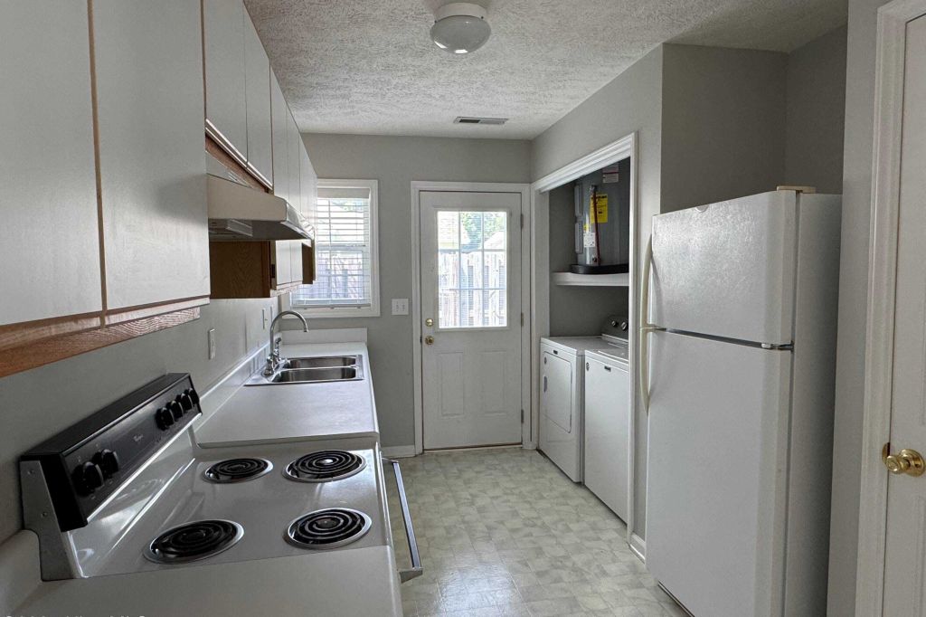 Property photo 3 of 10 <Alttext/>