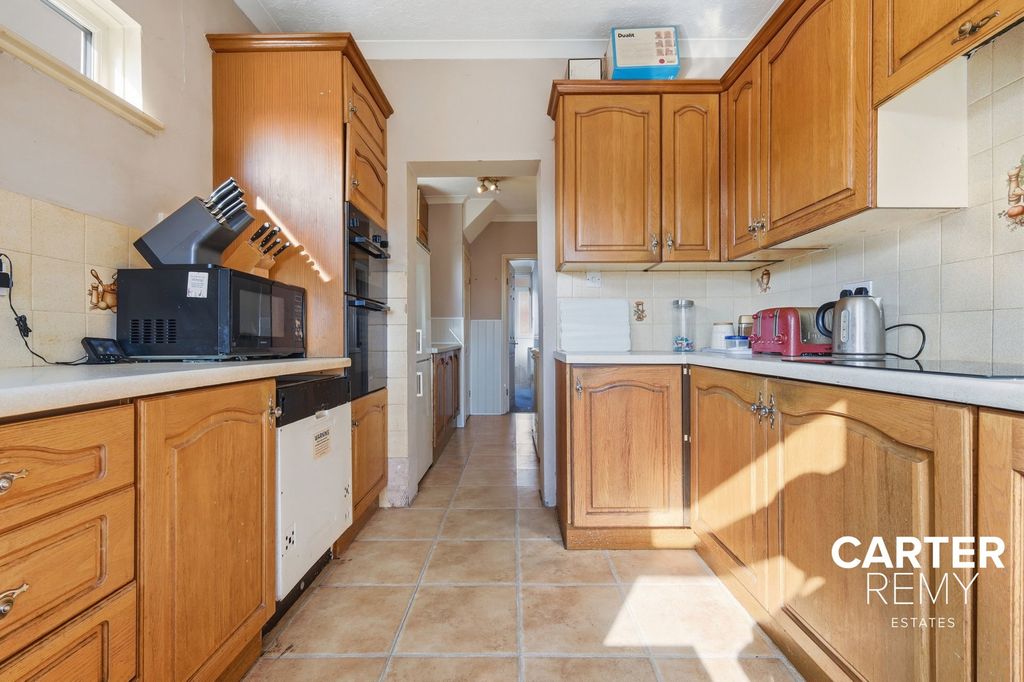 Property photo 3 of 27