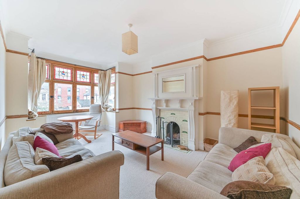 Property photo 2 of 21