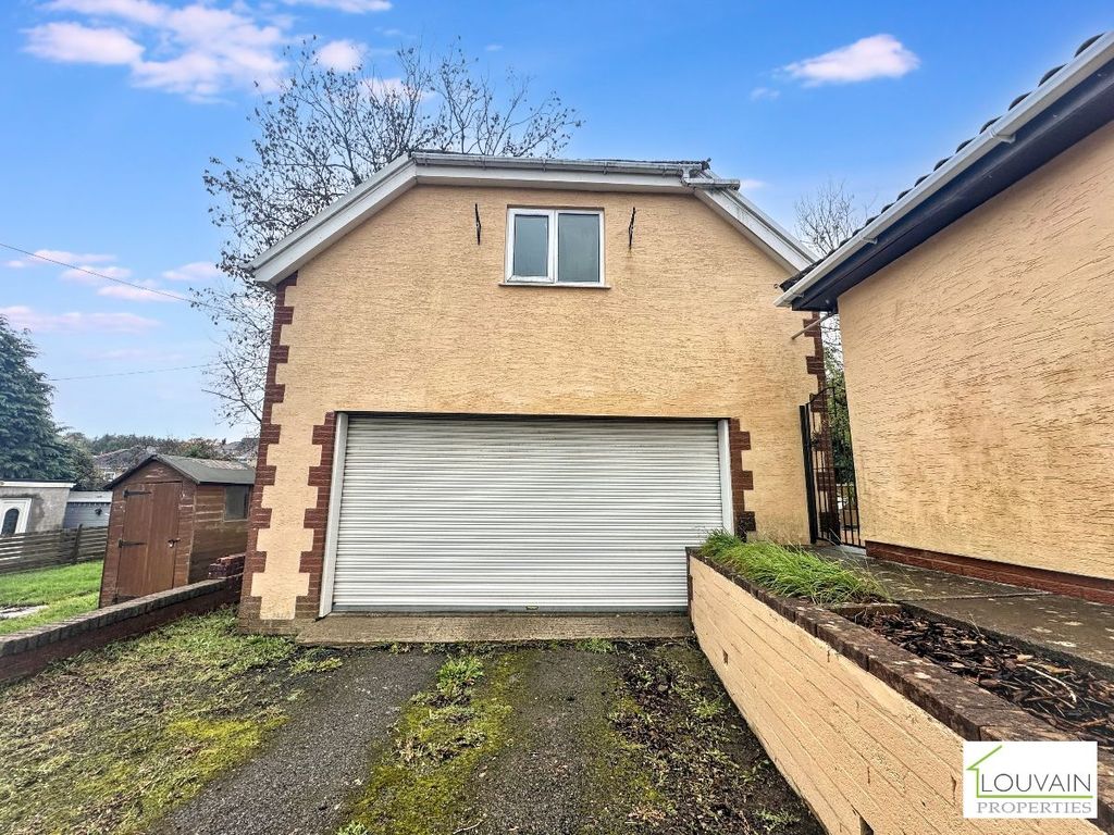 Property photo 2 of 29