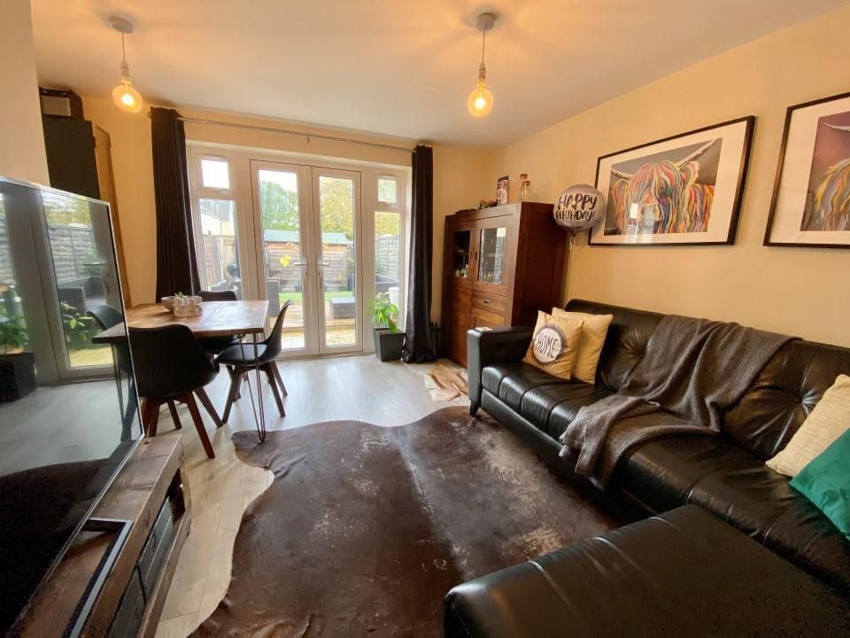 Property photo 2 of 10 Sitting Room