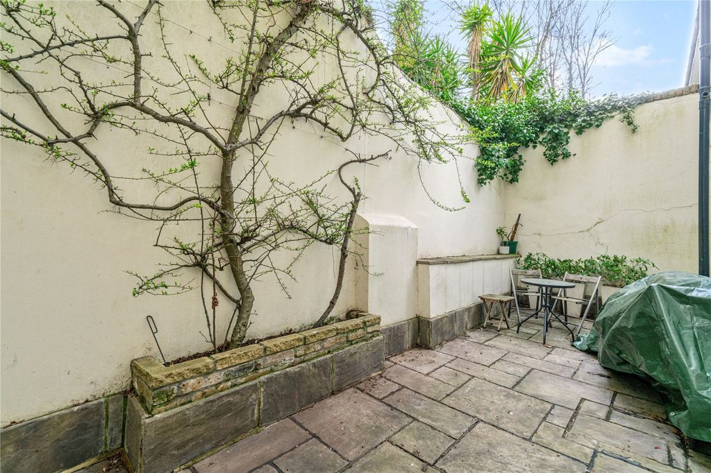 Property photo 2 of 9 Picture No. 08