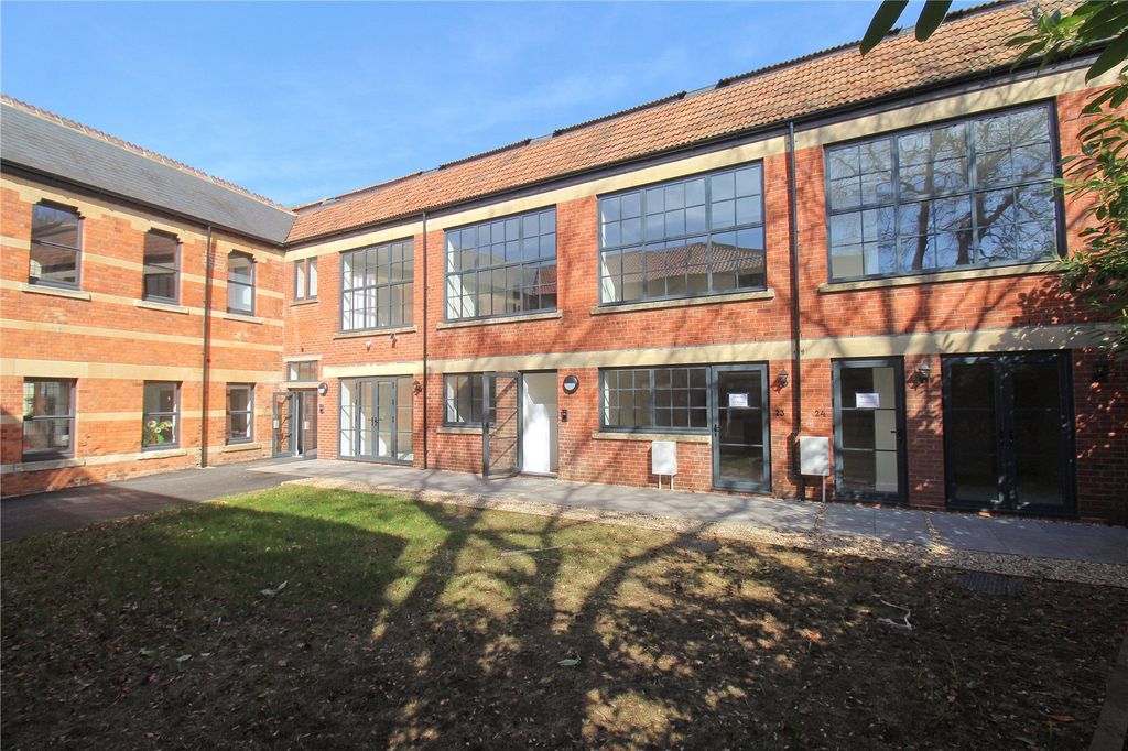 Property photo 1 of 27 Picture No. 16