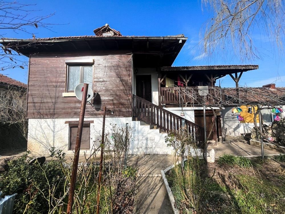 Property photo 1 of 48