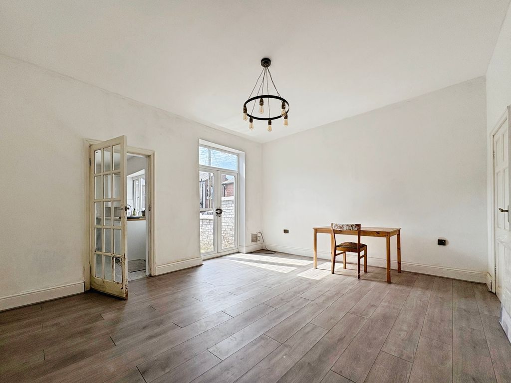 Property photo 3 of 9 Dining Room