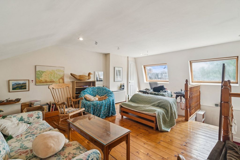 Property photo 1 of 5