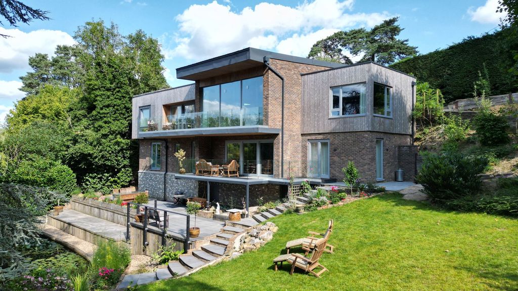 Property photo 1 of 22