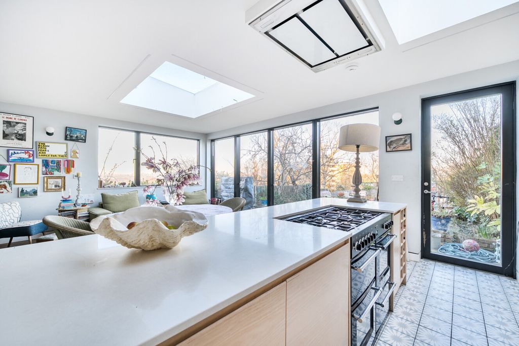 Property photo 3 of 31 1422892-35-69B99E...