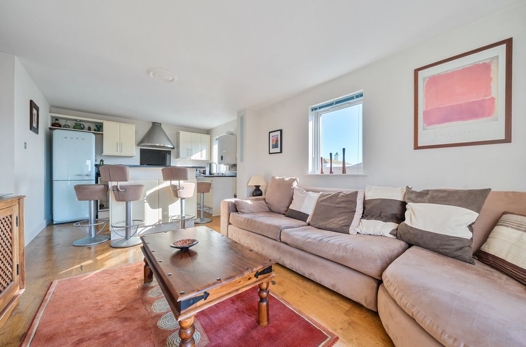 Property photo 3 of 13 1432535-20-69Bb46...