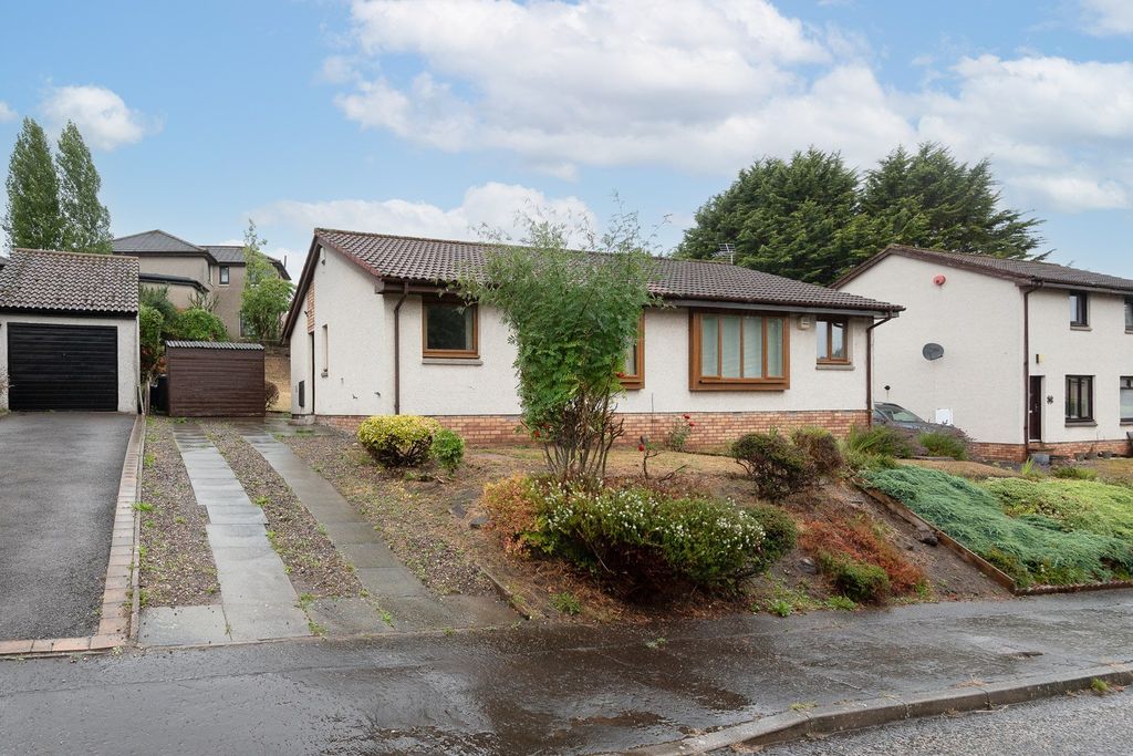 Property photo 1 of 13 Inchcolm