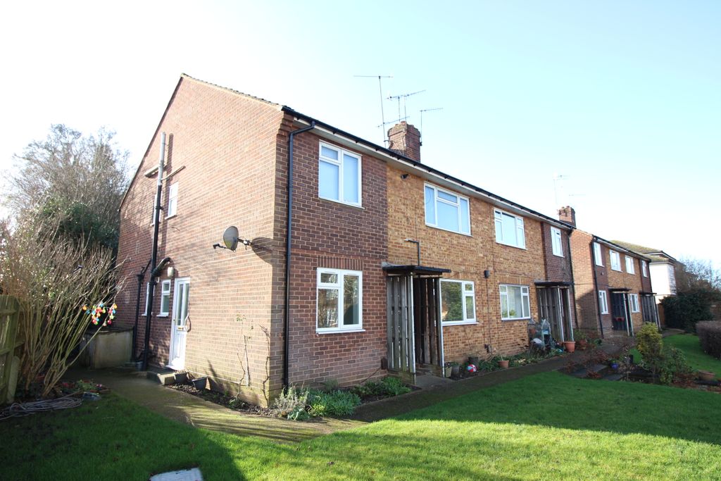 Property photo 1 of 9 1 Dorchester Court (