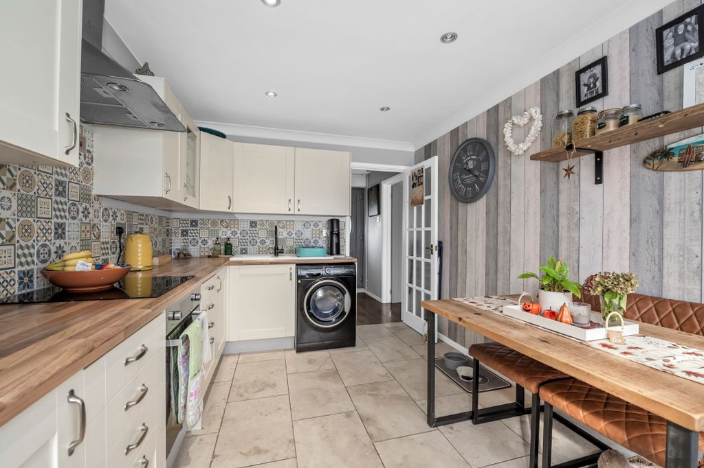 Property photo 3 of 16 Dcp_9237
