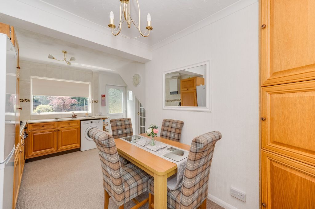 Property photo 3 of 25