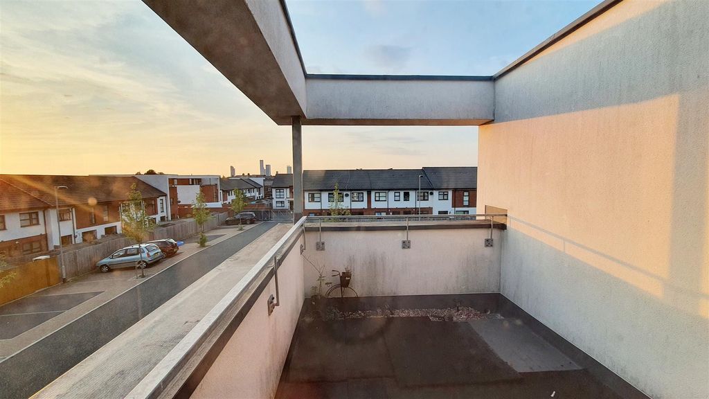 Property photo 3 of 4 65Bmwbalcony.Jpg