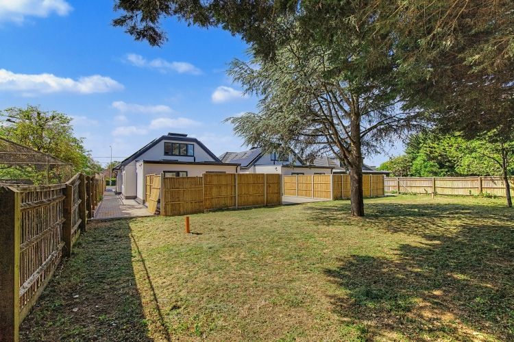 Property photo 3 of 7 327868