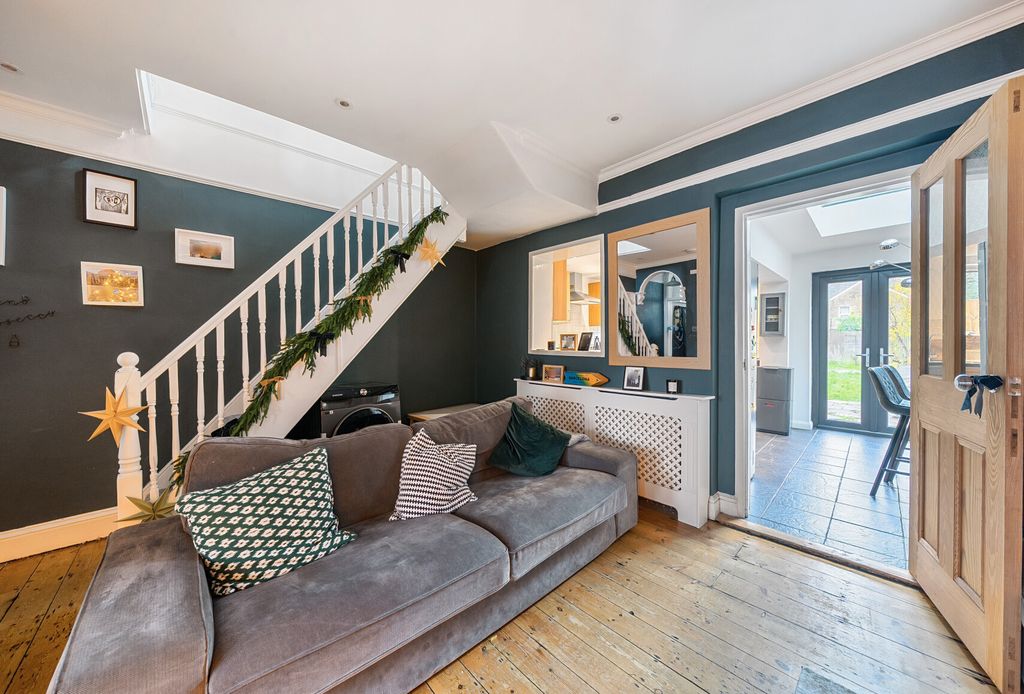 Property photo 3 of 12 Sitting Room