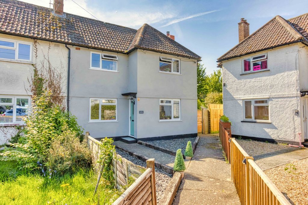 Property photo 1 of 31 Ewemove Taunton - Elms Estate (25)