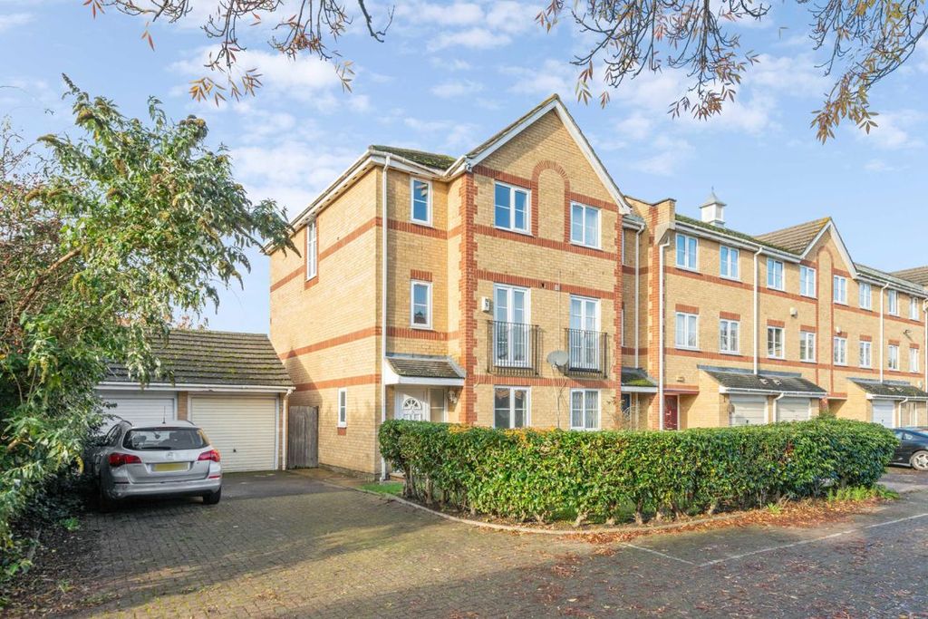 Property photo 1 of 9