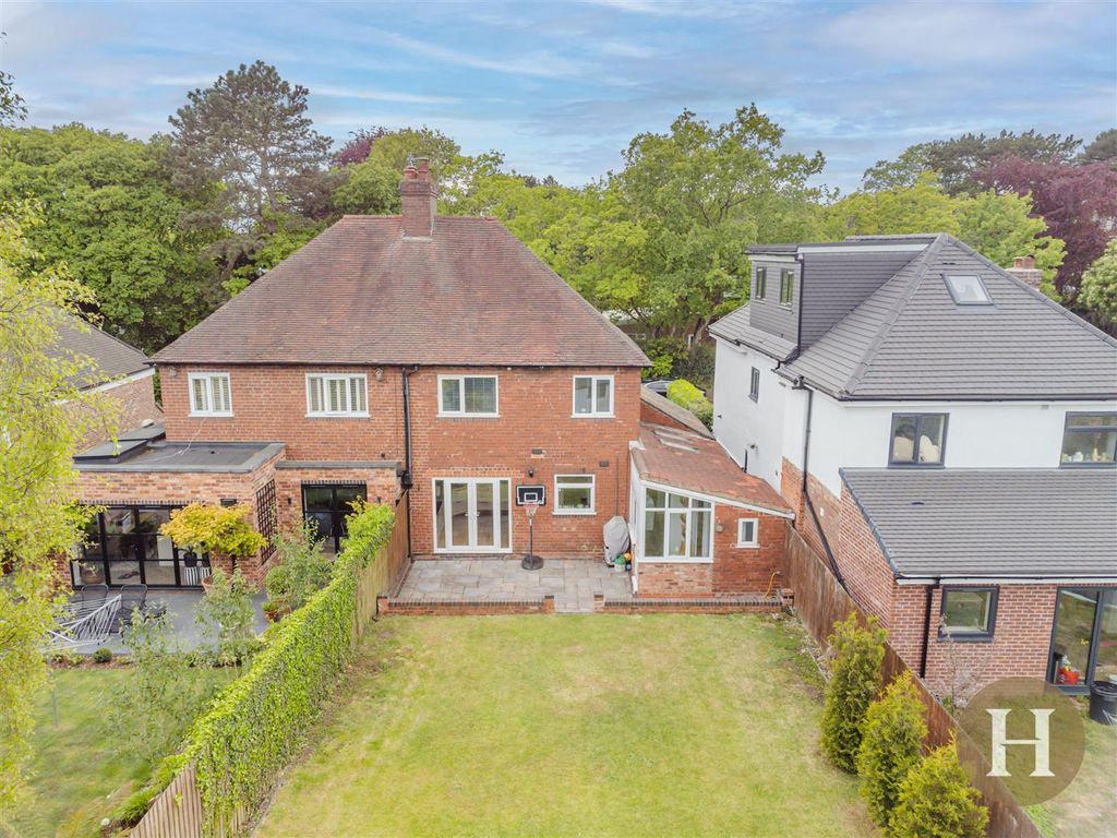 Property photo 3 of 37 Hadleigh Estate Agents-47.Jpg