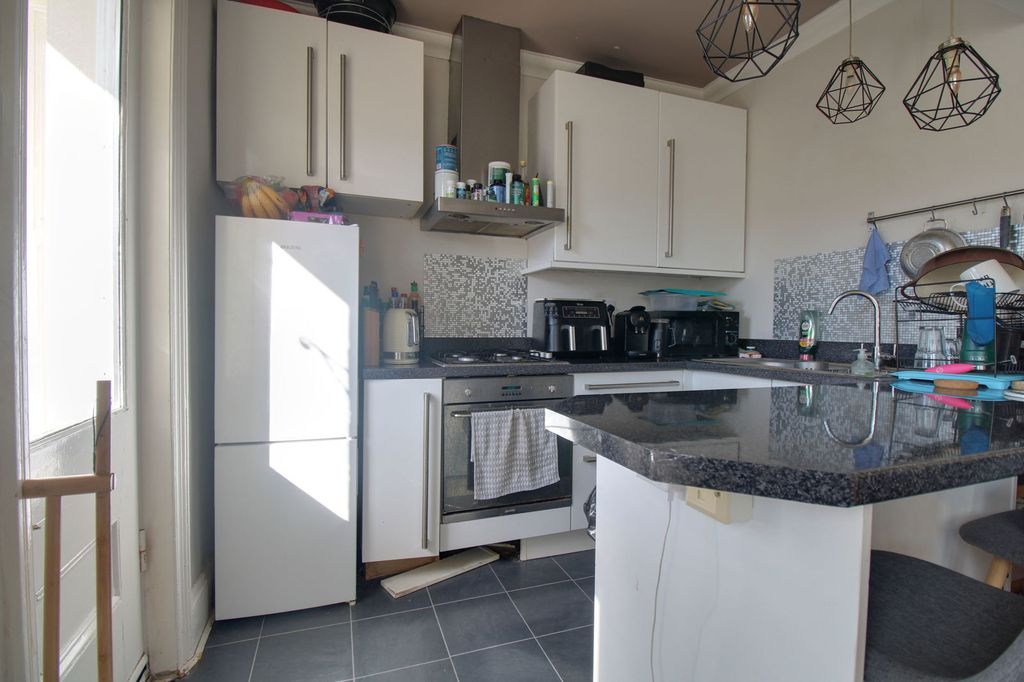 Property photo 3 of 5