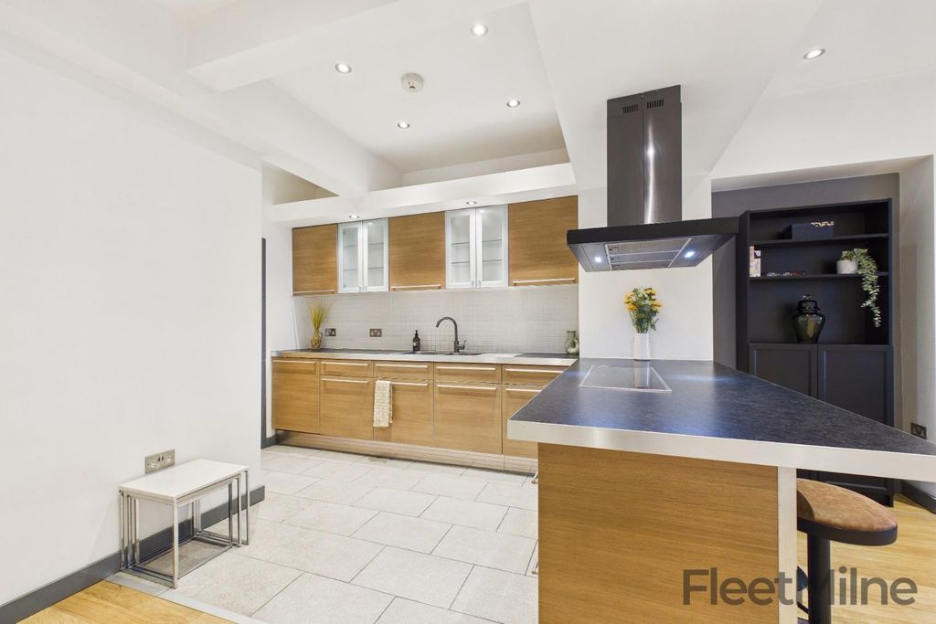 Property photo 3 of 26 Kitchen