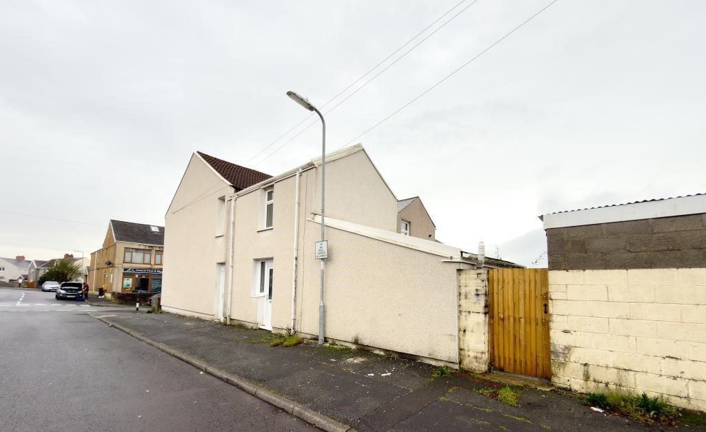 Property photo 2 of 13