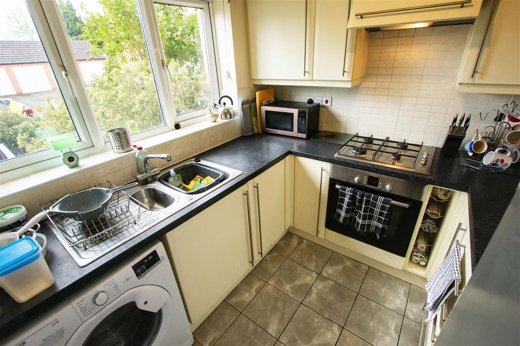 Property photo 3 of 19 Approach