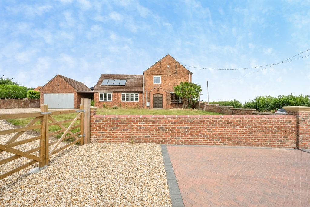 Property photo 2 of 16
