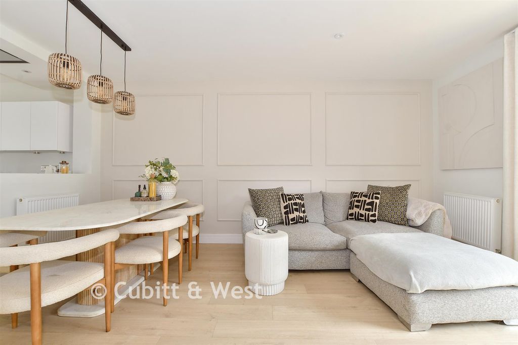 Property photo 3 of 10 Internal Lifestyle Photograph