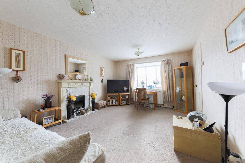 Property photo 2 of 12 Living Room