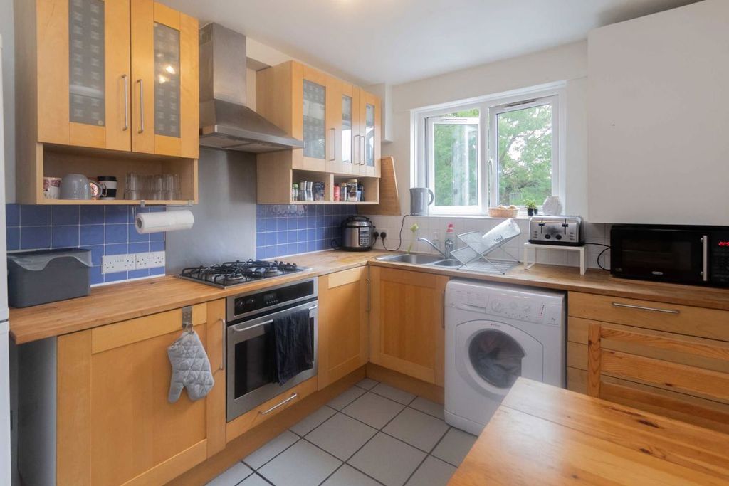 Property photo 2 of 4