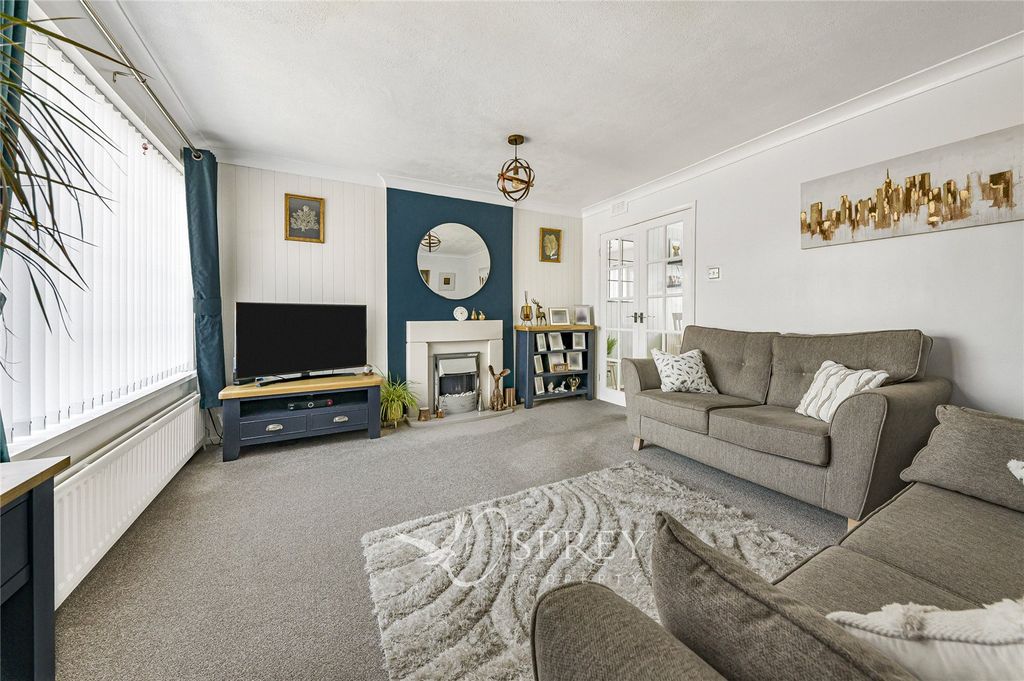 Property photo 2 of 10 Living Room