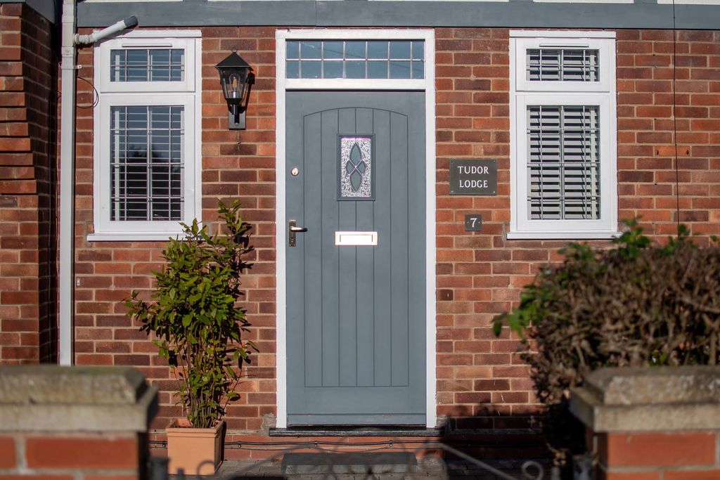 Property photo 3 of 38